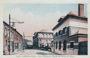  Sous-le-Bois : rue d'Haumont, entrée des usines du Tilleul